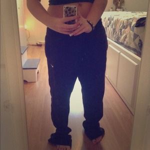 Black nike sweatpants.