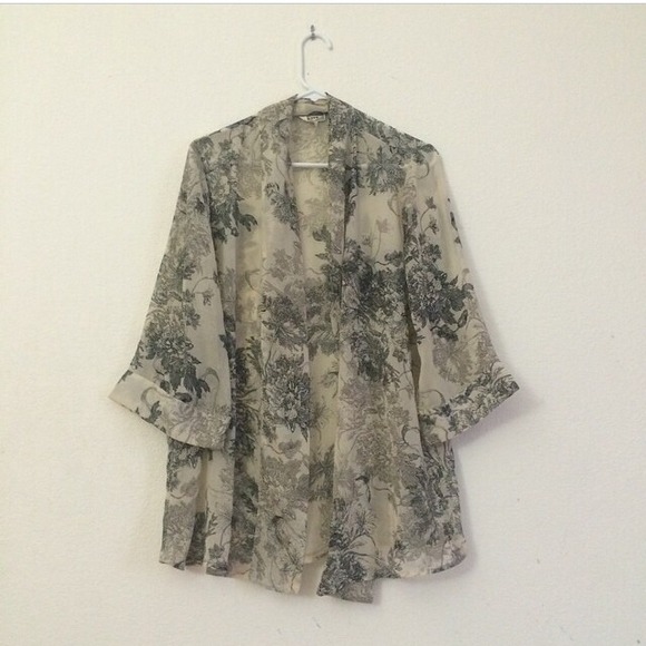 *SOLD* PacSun Kimono - Picture 1 of 3