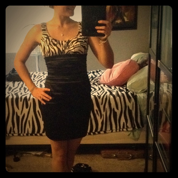 Beautiful Satin-feel Party Dress