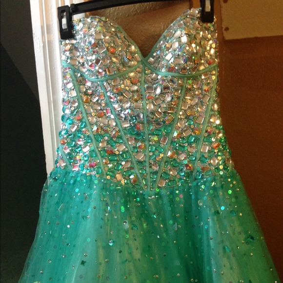 Jovani Dresses & Skirts - Jovani prom dress