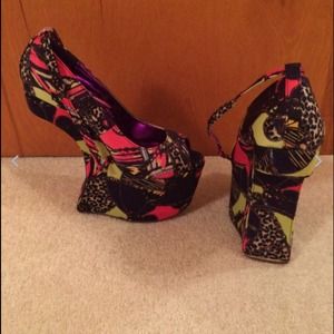 Mona Mia Collezione Wedges