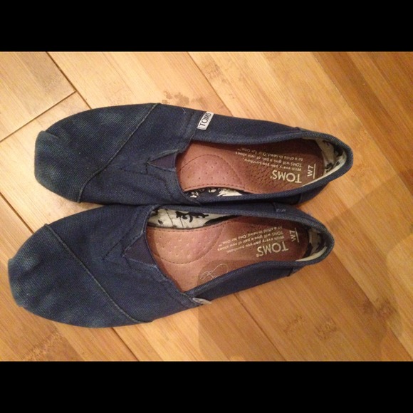 Blue toms