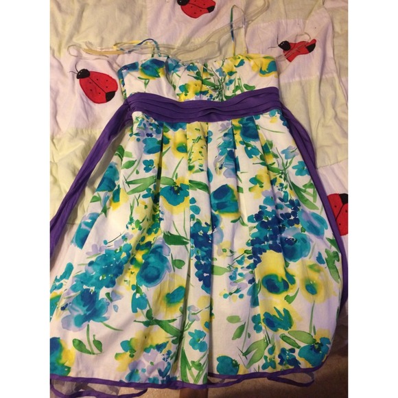 Dress - Picture 1 of 1