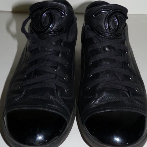 🚫SOLD🚫Chanel sneakers Authentic size 38 - Picture 1 of 4