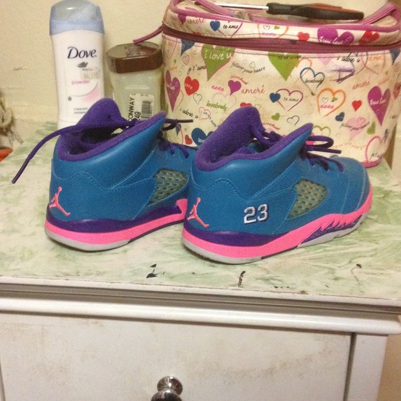 Air Jordan's - Picture 2 of 3