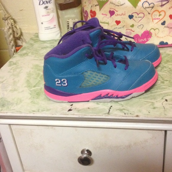 Air Jordan's - Picture 3 of 3