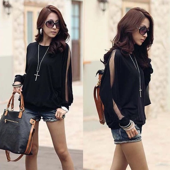 Tops - ❤️Gorgeous Black Batwing Blouse❤️