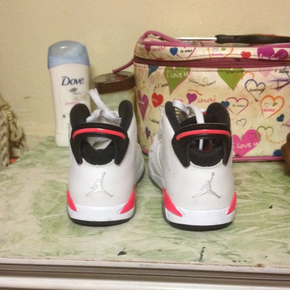 🚫SOLD🚫Air Jordan's - Picture 3 of 3