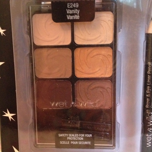 Wet N Wild Accessories Discontinued Wet N Wild Eyeshadow Palette Vanity Poshmark