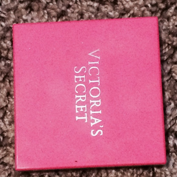 Sold in a bundle - Picture 2 of 2