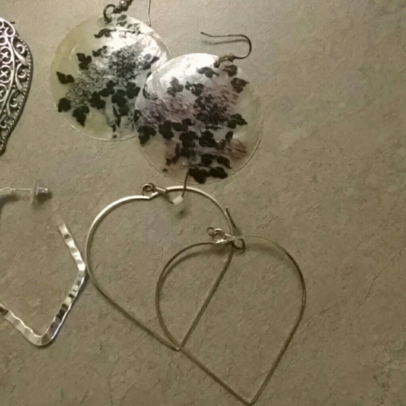 Earring bundle - Picture 3 of 3