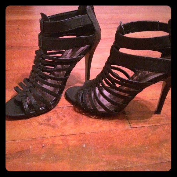 Madden Girl size 9 strappy heel
