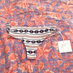 NWT Acacia Kauai bottoms in Tapa