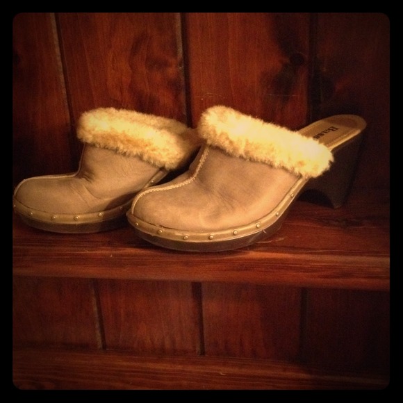 Slip on heeled  clogs - Picture 1 of 4