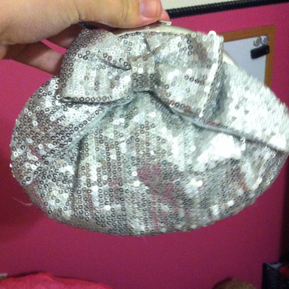 Sequined bow coin purse