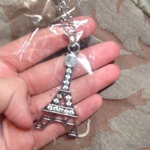NWT Eiffel Tower necklace