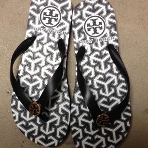 NWOT Tory Burch printed flip flops