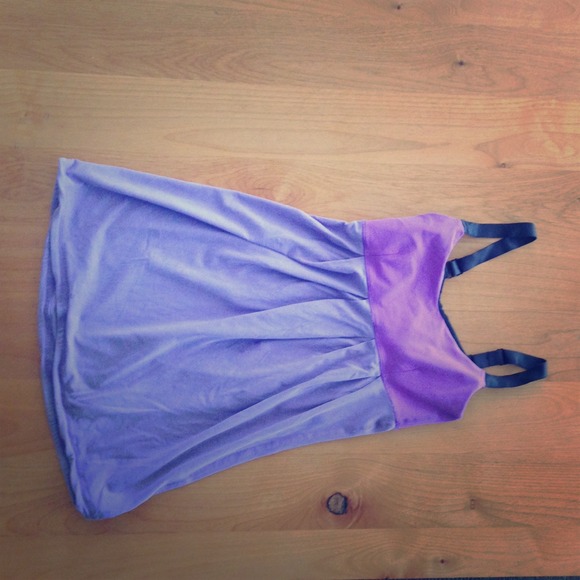 A Lulu Lemon top