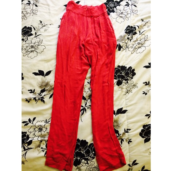 Pink body defining pants - Picture 2 of 4