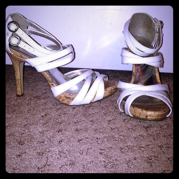 Dream White Leather Cork Pumps (Size 6)