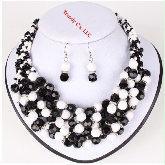 Necklace set