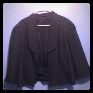 Cute denim 3/4 sleeve cropped jacket.