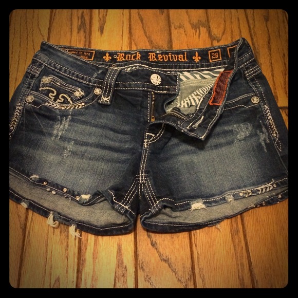 Erin rock revival shorts size 28