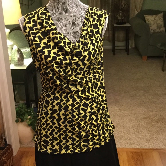 Susan Lawrence Tops - DRAPE NECK SLEEVELESS VINE DESIGN KNIT TOP
