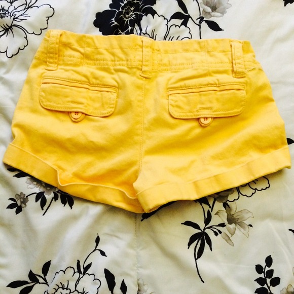 Cute yellow shorts! - Picture 2 of 3