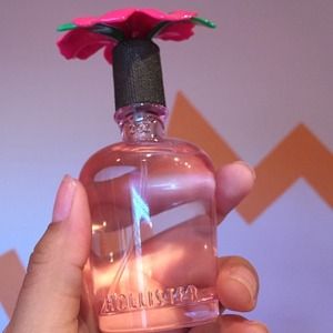 Hollister perfume🌺