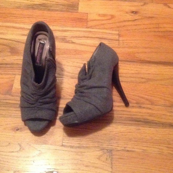 Dollhouse Shoes - Grey peep toe booties