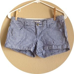 • striped shorts •
