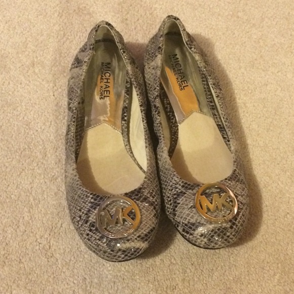 💯Authentic Michael Kors Flats - Picture 1 of 2