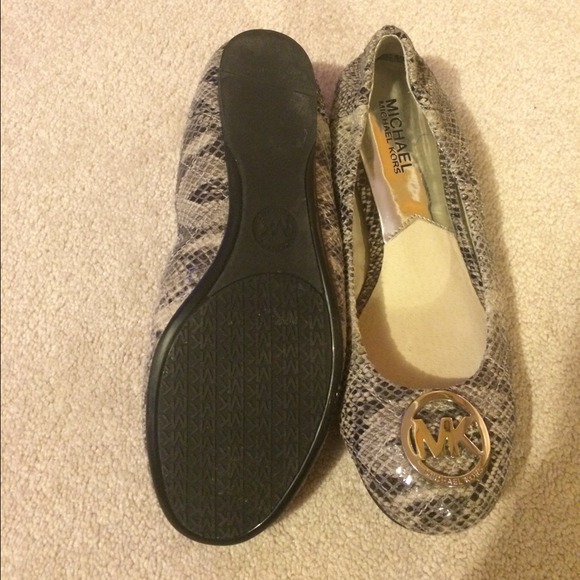 💯Authentic Michael Kors Flats - Picture 2 of 2
