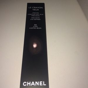 Precision eye definer