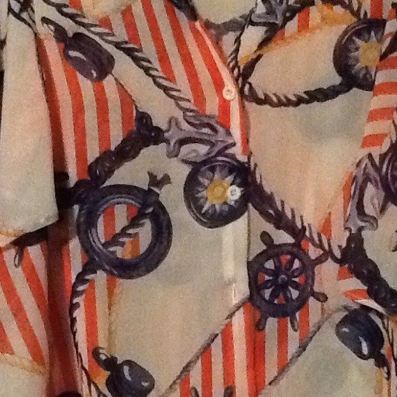 ⚓️CRUISE TIME! ⚓️Hi/Lo cape like top⚓️ - Picture 3 of 3