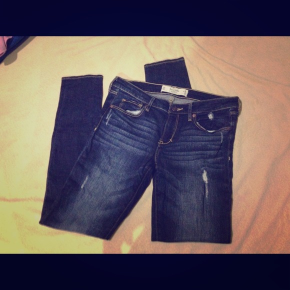 Abercrombie skinny jean.