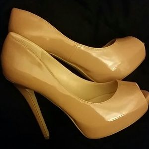 *New* just reduced! Make offer! Size 9
