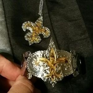 Necklace and bracelet