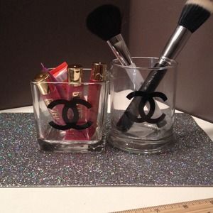 Makeup vanity accessories