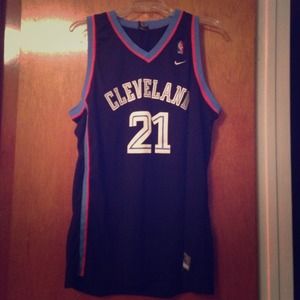 Men's Cleveland Cavaliers Swingman Jersey Miles 21