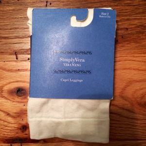 Vera Wang white Capri leggings