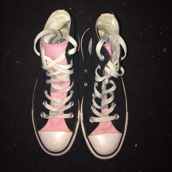 Size 7 converse - Picture 1 of 1