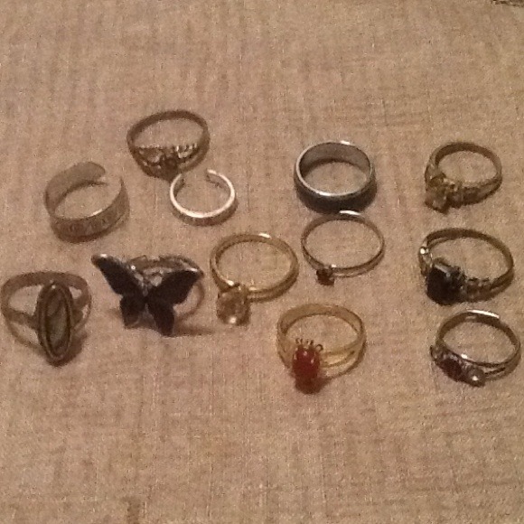 Lot of rings and couple toe rings on hold