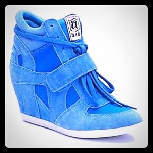NIB Ash Bowie wedge sneaker in royal, size 37