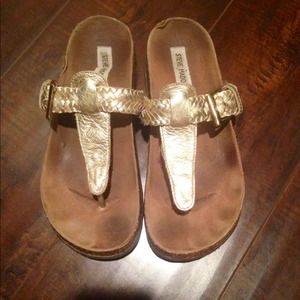 Steve Madden gold metallic sandals!