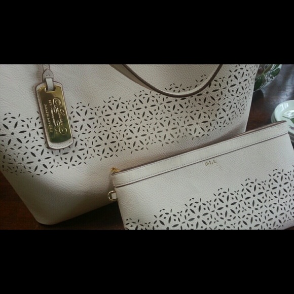 SOLD*** Ralph Lauren Chantilly tote - Picture 3 of 4