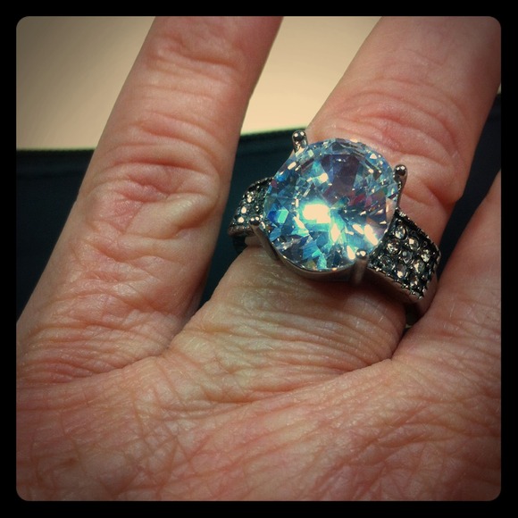 Austrian Crystal oval simulated diamond ring BLING