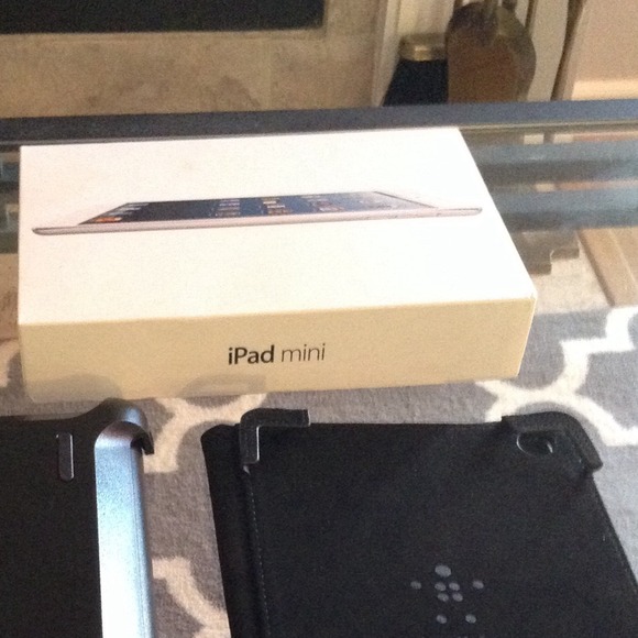@jesilva iPad mini (nwt no cover)