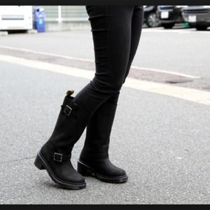 Dr. Martens Rowena Boots